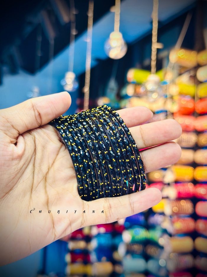 Rindrop Kacer Curi- Black - Festive - Image 1